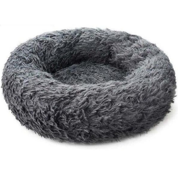 Cama redonda com pêlo Relax de 50 cm na cor cinza escuro, perfeita para oferecer conforto, aconchego e segurança a cães e gatos. Fabricada com materiais macios, resistentes e de alta qualidade, ideal para o descanso diário.